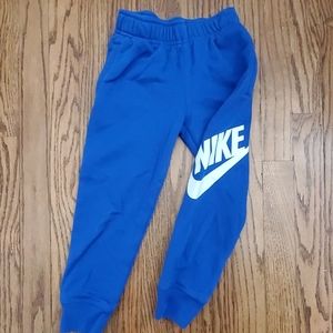 Blue nike sweatpants with pockets